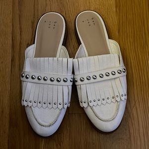 A New Day Women’s Mules Shoes Sz 6.5 loafers Karoline Studs Fringe White